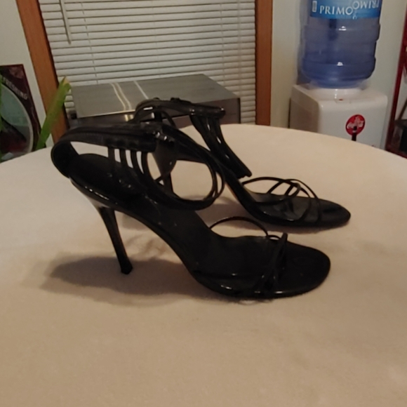 Heels - Picture 5 of 8